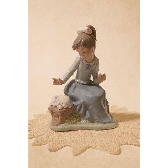 Lladró Other - Nao by Lladro – “Let’s Rest” Item #1091 – Retired
